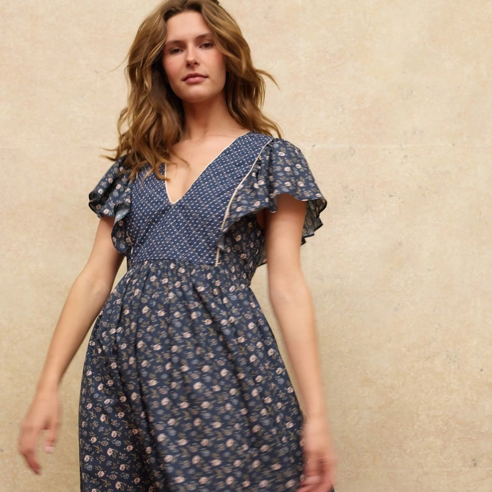 ISO: Christy dawn oat straw blue Greta, medium